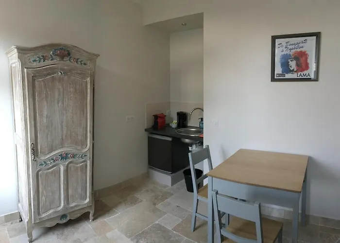 Demeure Des Pothières Couette-café 3*